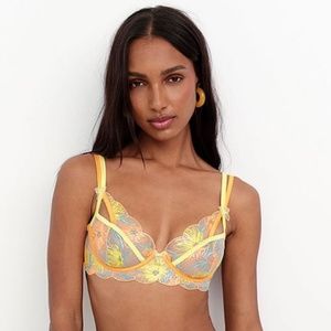 🔥HOST PICK🔥 NWT For Love and Lemons 🍋 Waterlily Underwire Bra